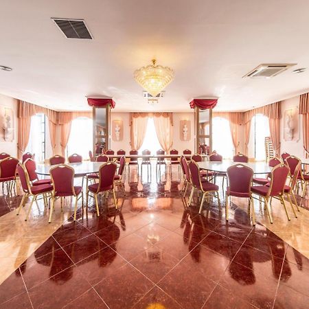 Hotel El Prado By Vivere Stays Carrascosa del Campo Ngoại thất bức ảnh