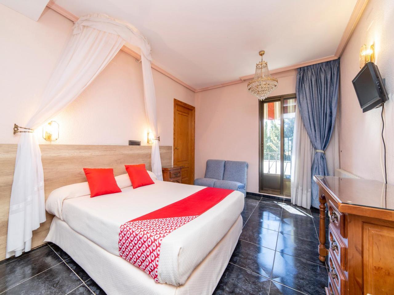 Hotel El Prado By Vivere Stays Carrascosa del Campo Ngoại thất bức ảnh