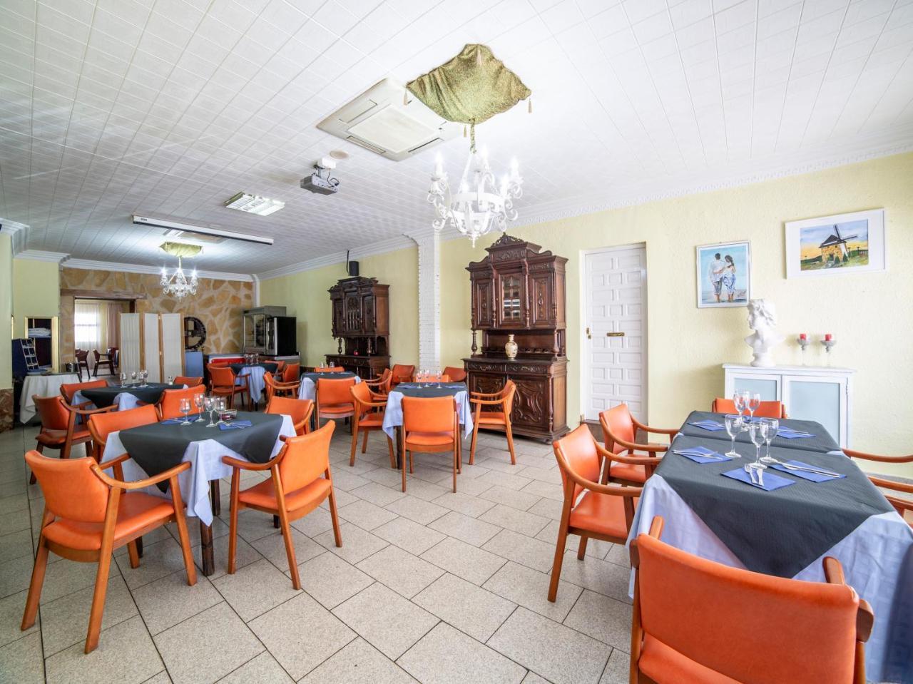 Hotel El Prado By Vivere Stays Carrascosa del Campo Ngoại thất bức ảnh