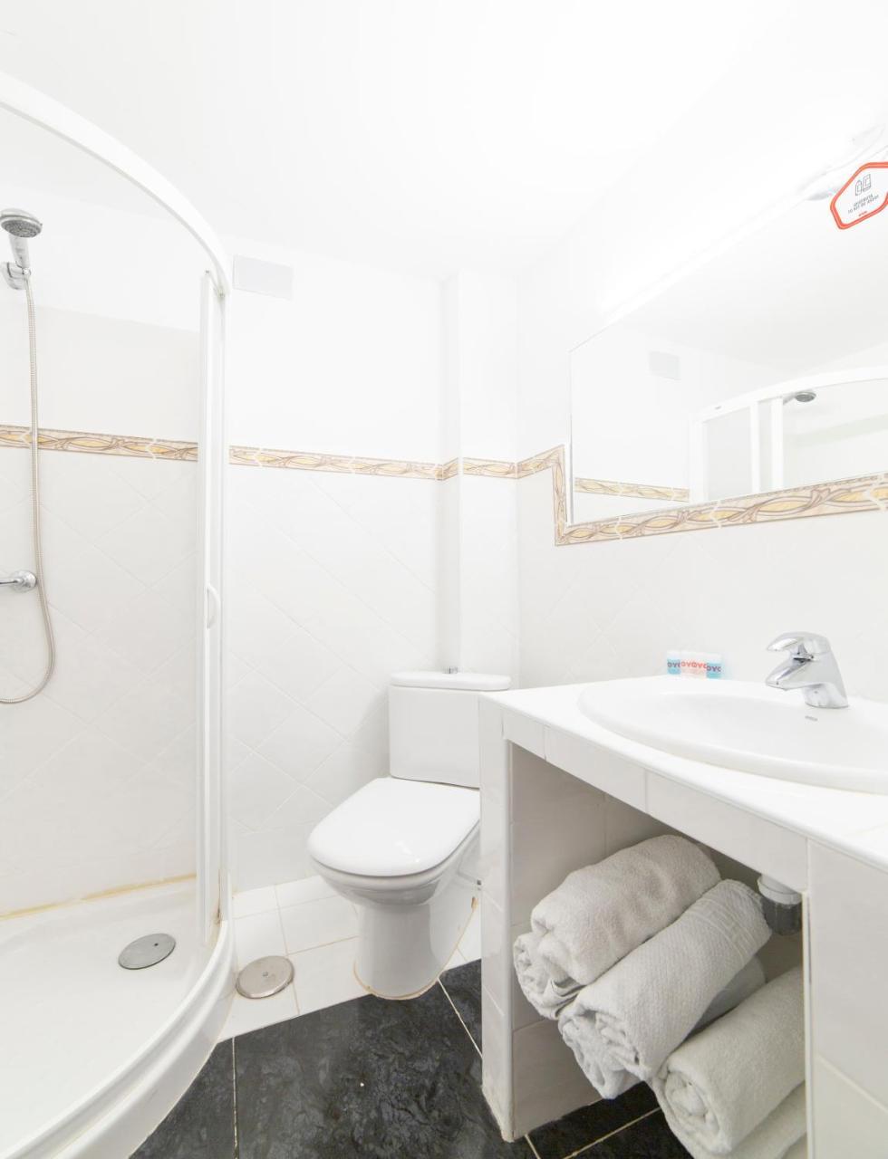 Hotel El Prado By Vivere Stays Carrascosa del Campo Ngoại thất bức ảnh