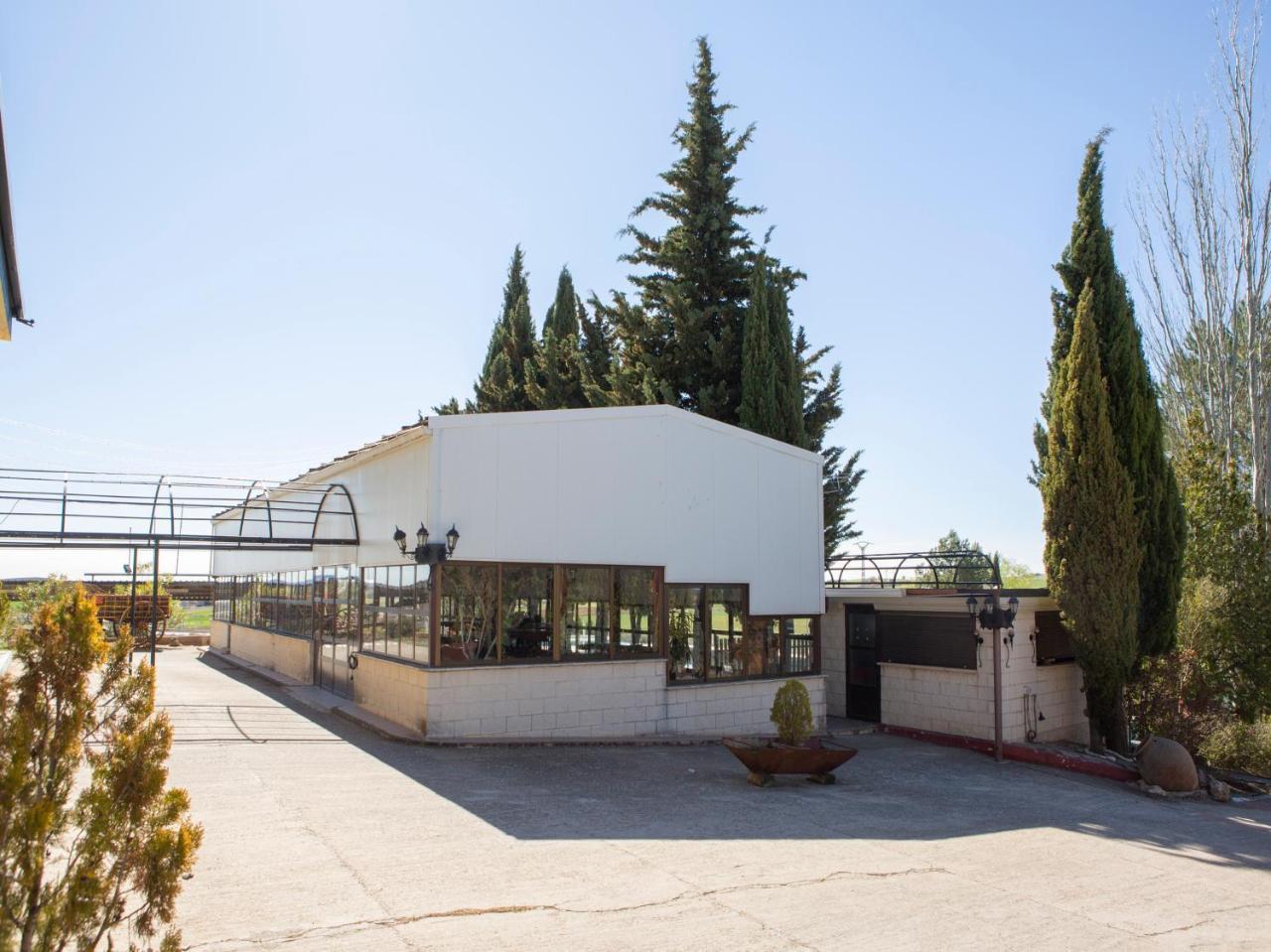 Hotel El Prado By Vivere Stays Carrascosa del Campo Ngoại thất bức ảnh
