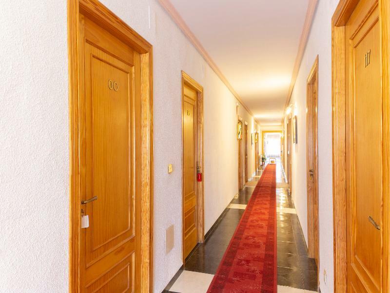 Hotel El Prado By Vivere Stays Carrascosa del Campo Ngoại thất bức ảnh
