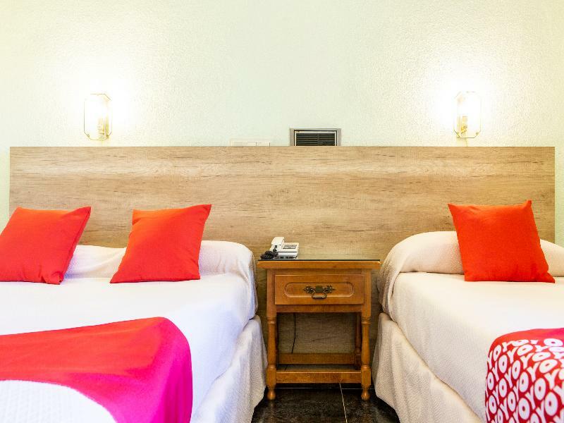 Hotel El Prado By Vivere Stays Carrascosa del Campo Ngoại thất bức ảnh