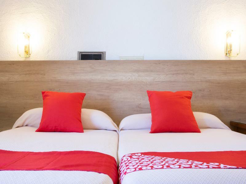 Hotel El Prado By Vivere Stays Carrascosa del Campo Ngoại thất bức ảnh