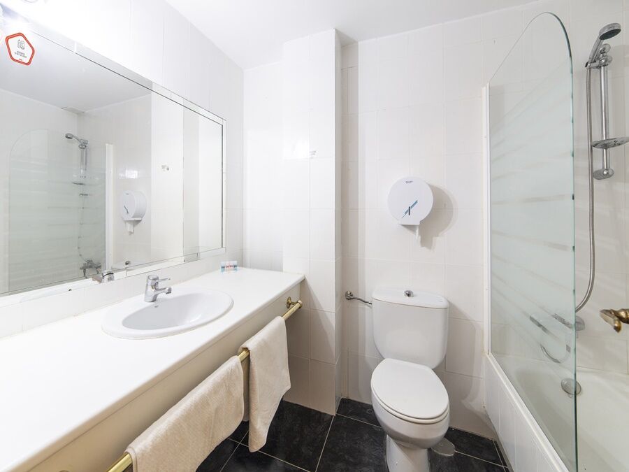 Hotel El Prado By Vivere Stays Carrascosa del Campo Ngoại thất bức ảnh
